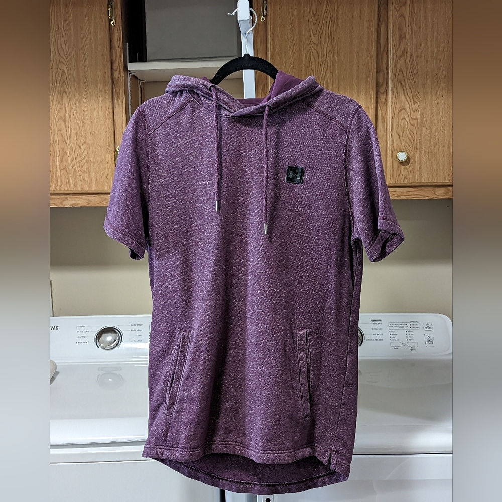 Under Armour Fitted Short Sleeve Hoodie Sweatshirt Woman's Size Large